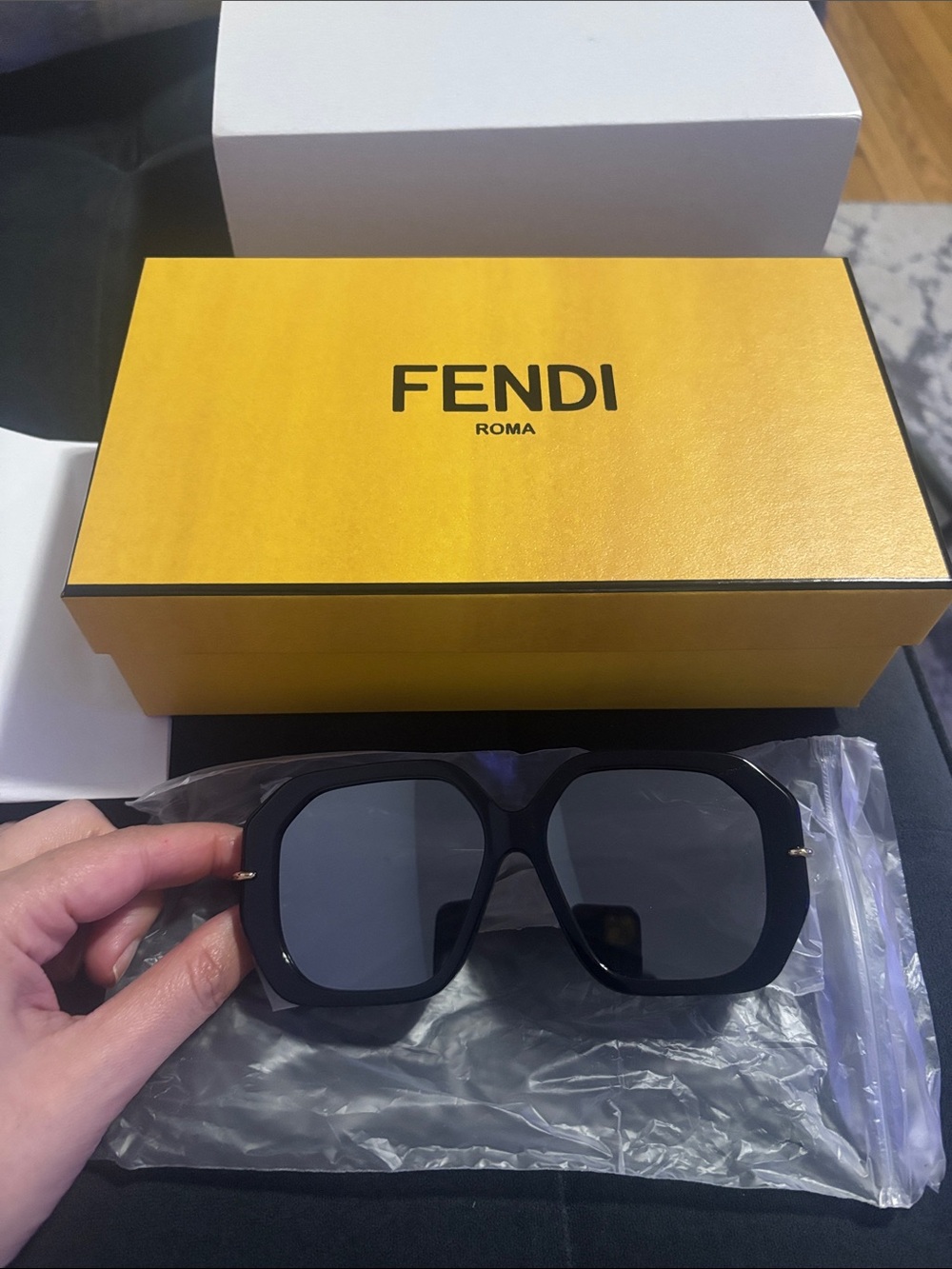 New Fendi Selleria FE40173I Women’s Black Sunglasses 🕶️
